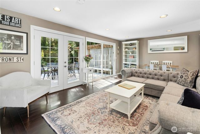 860 Valley View Place SW, Issaquah, WA 98027