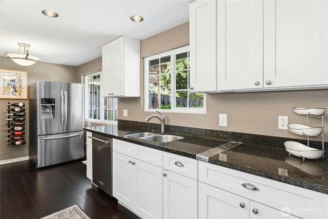 860 Valley View Place SW, Issaquah, WA 98027