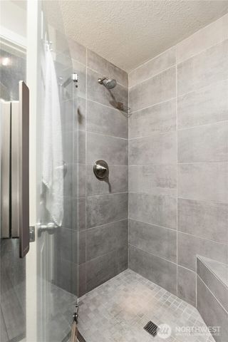 860 Valley View Place SW, Issaquah, WA 98027