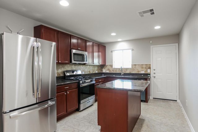 6450 Dayridge Lane, Houston, TX 77048