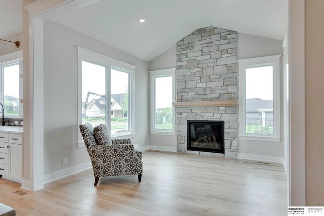 12365 Slayton Street, Papillion, NE 68046