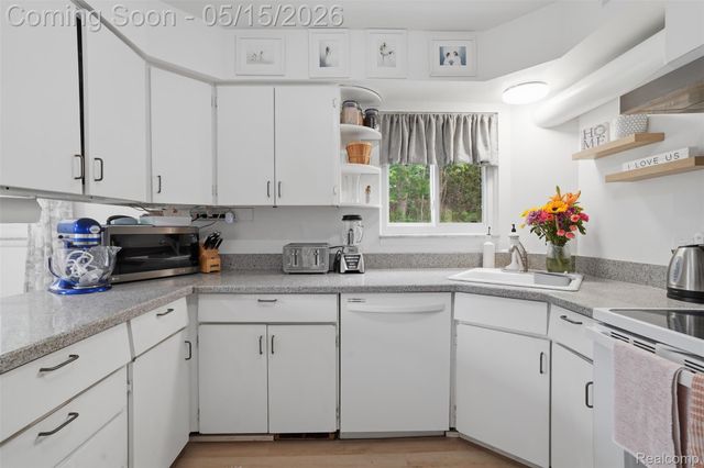 47129 Dunsany Road, Northville, MI 48167