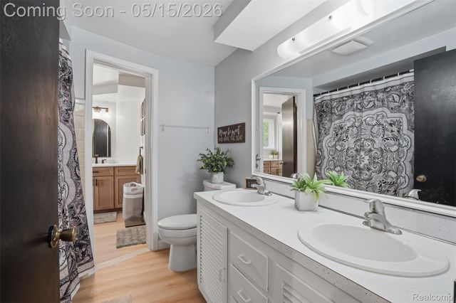 47129 Dunsany Road, Northville, MI 48167