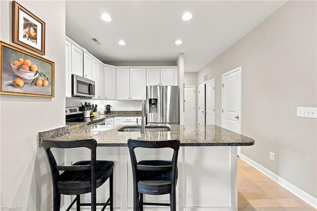 219 Hawks Nest Circle, Clemmons, NC 27012