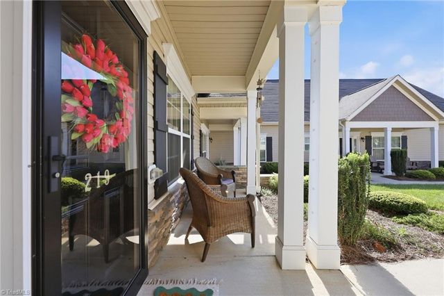 219 Hawks Nest Circle, Clemmons, NC 27012
