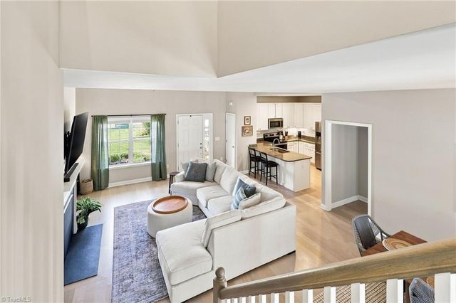 219 Hawks Nest Circle, Clemmons, NC 27012