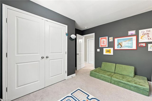 219 Hawks Nest Circle, Clemmons, NC 27012