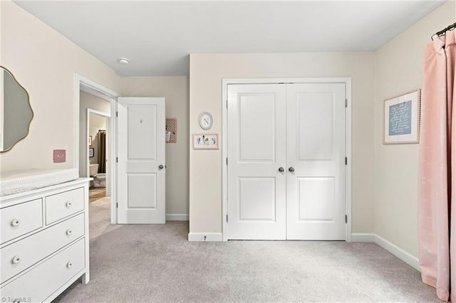 219 Hawks Nest Circle, Clemmons, NC 27012