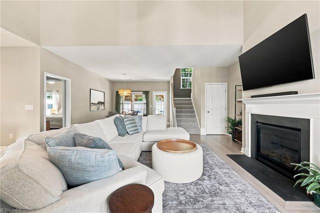 219 Hawks Nest Circle, Clemmons, NC 27012