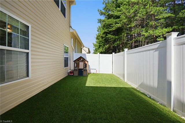 219 Hawks Nest Circle, Clemmons, NC 27012