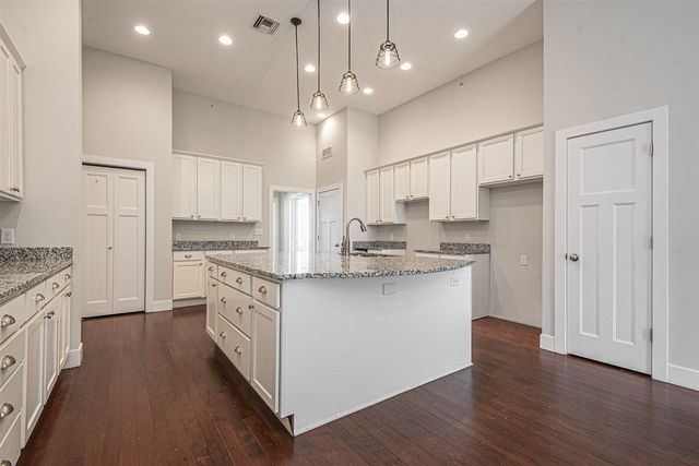 735 Bagley Avenue 8, East Grand Rapids, MI 49506