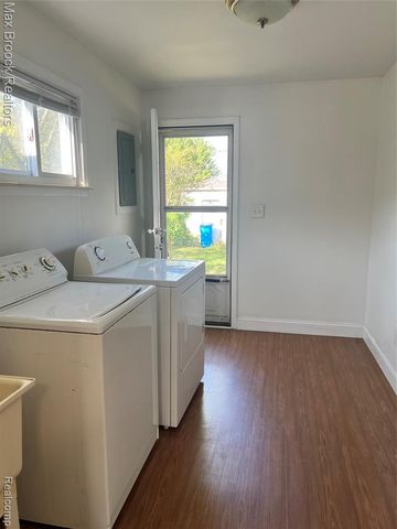 27803 Dartmouth Street, Madison Heights, MI 48071