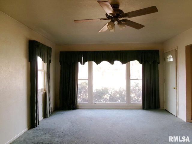 1300 JEFFERSON Street, Pekin, IL 61554