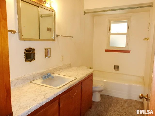 1300 JEFFERSON Street, Pekin, IL 61554