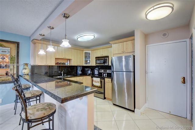 3800 S Ocean Dr 902, Hollywood, FL 33019