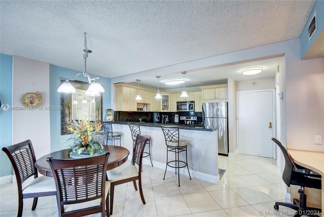 3800 S Ocean Dr 902, Hollywood, FL 33019