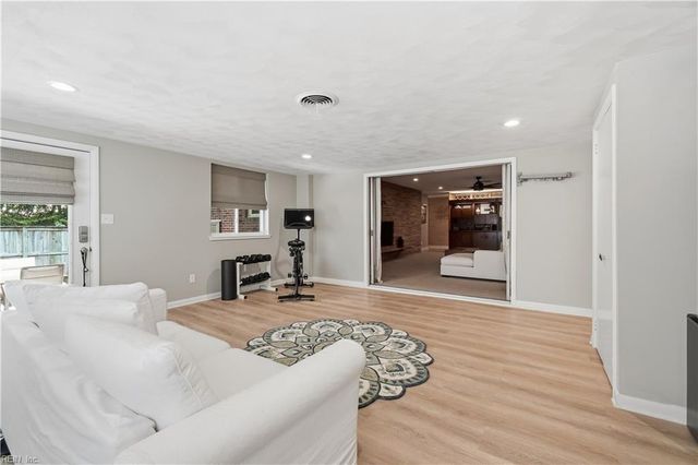 526 Butterworth ST, Norfolk, VA 23505