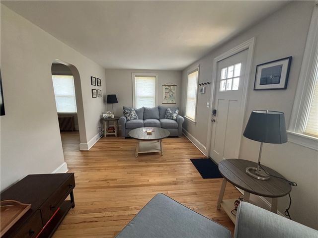 111 Cedar Avenue, Portsmouth, RI 02871