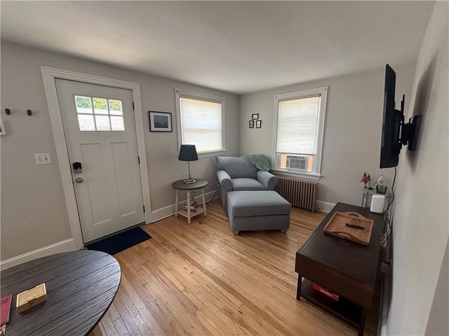 111 Cedar Avenue, Portsmouth, RI 02871