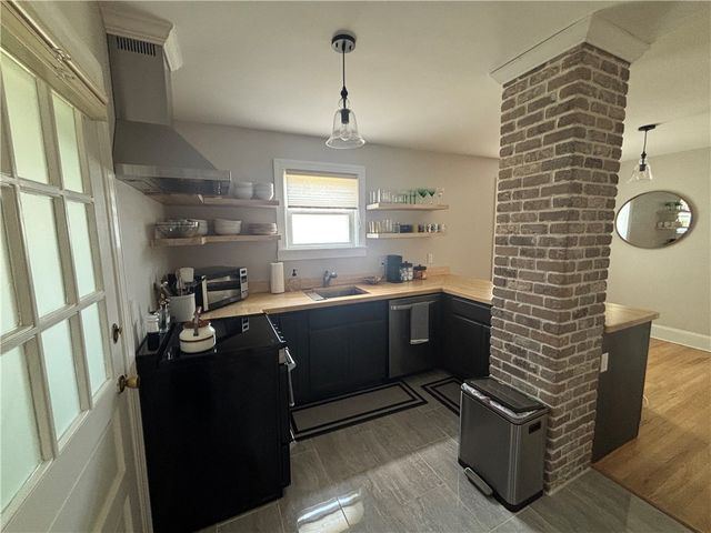 111 Cedar Avenue, Portsmouth, RI 02871