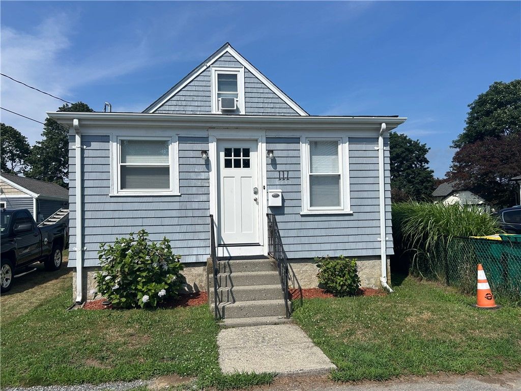 111 Cedar Avenue, Portsmouth, RI 02871