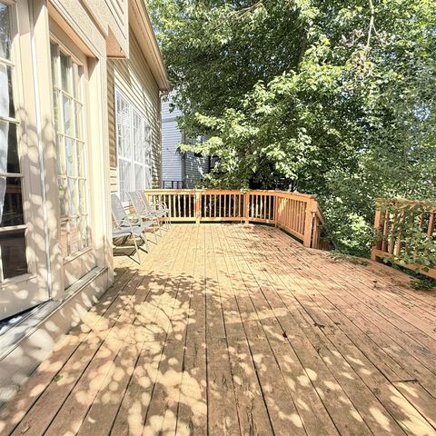 4953 S Ridgeside Circle, Ann Arbor, MI 48105