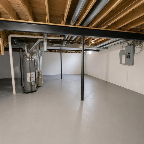 4953 S Ridgeside Circle, Ann Arbor, MI 48105