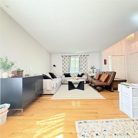 4953 S Ridgeside Circle, Ann Arbor, MI 48105