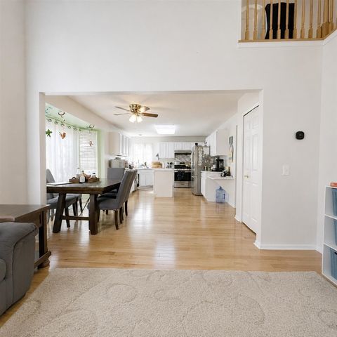4953 S Ridgeside Circle, Ann Arbor, MI 48105