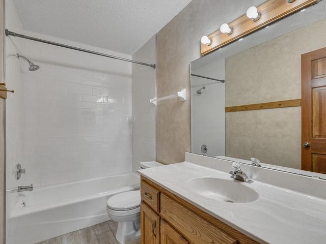 2910 Desoto Street, Little Canada, MN 55117