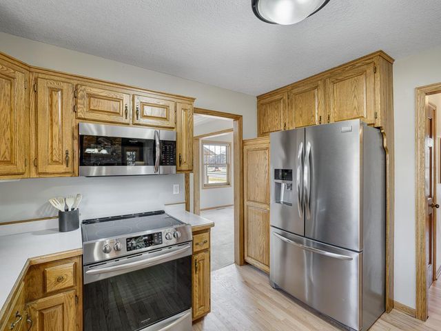 2910 Desoto Street, Little Canada, MN 55117