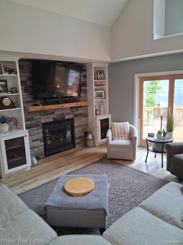 6807 Big Trail Road, Holly, MI 48442