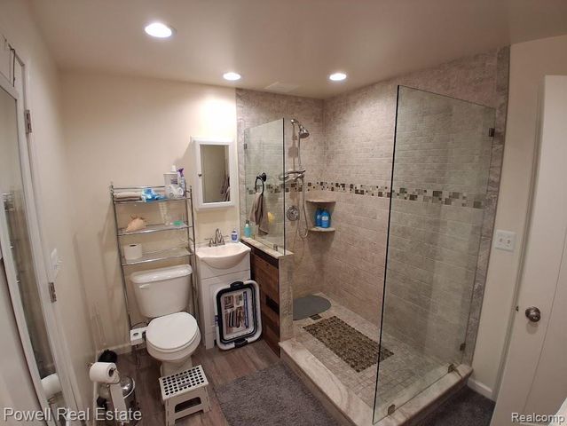 6807 Big Trail Road, Holly, MI 48442