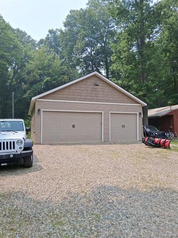 6807 Big Trail Road, Holly, MI 48442