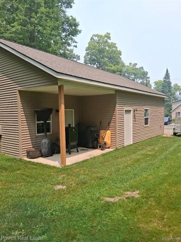 6807 Big Trail Road, Holly, MI 48442