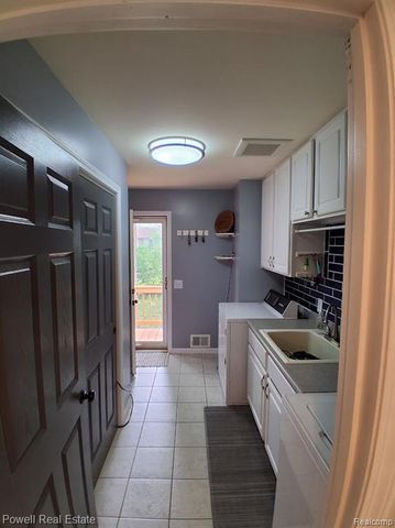 6807 Big Trail Road, Holly, MI 48442
