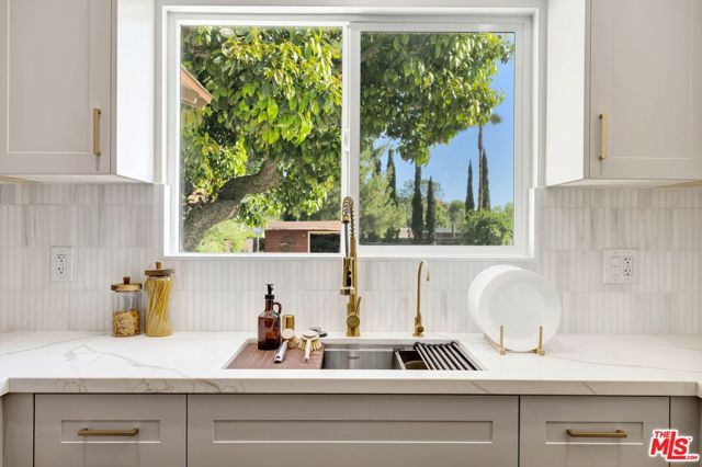10902 Art Street, Burbank, CA 91040