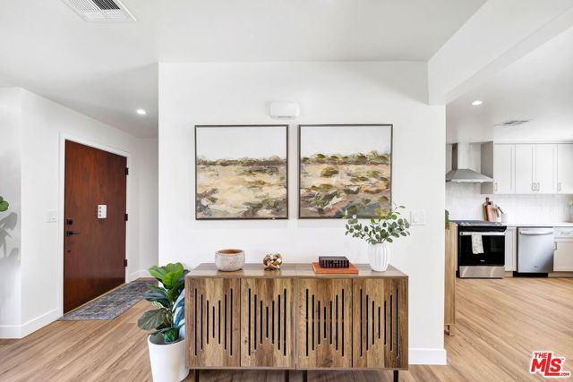 10902 Art Street, Burbank, CA 91040