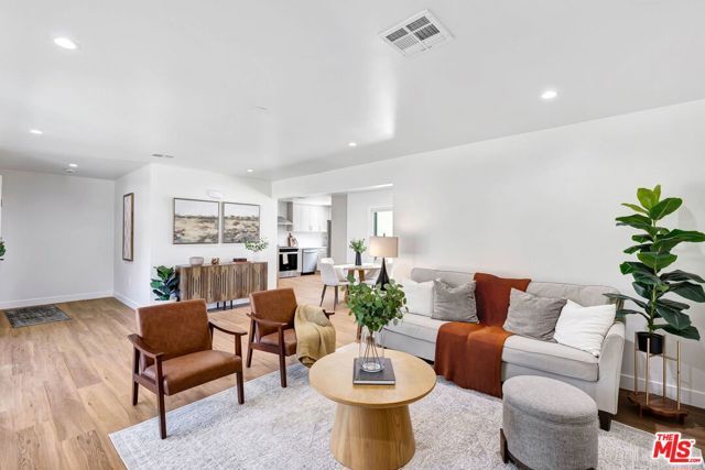 10902 Art Street, Burbank, CA 91040