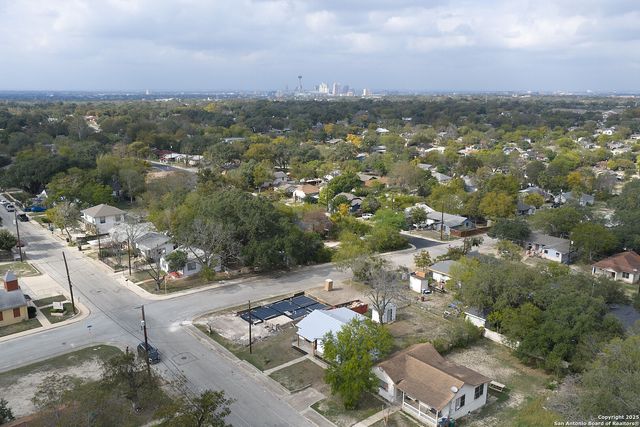 2307 Hicks, San Antonio, TX 78210