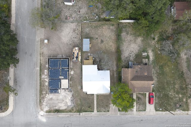 2307 Hicks, San Antonio, TX 78210