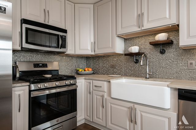 855 E 22nd Street 413, Lombard, IL 60148