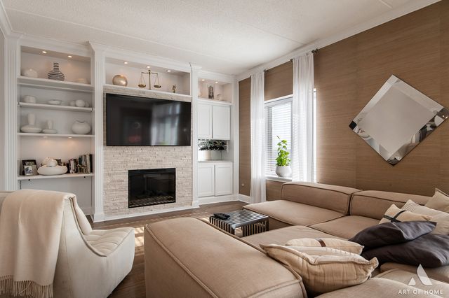 855 E 22nd Street 413, Lombard, IL 60148