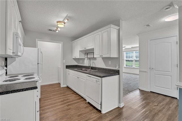 2403 Old Greenbrier RD, Chesapeake, VA 23325