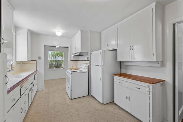 933 Larkspur Drive, Burlingame, CA 94010