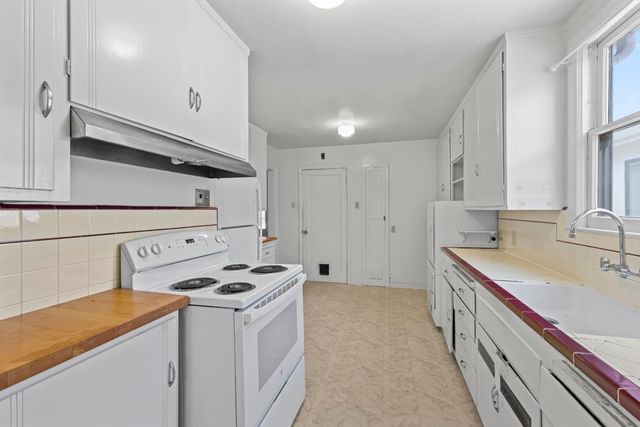 933 Larkspur Drive, Burlingame, CA 94010