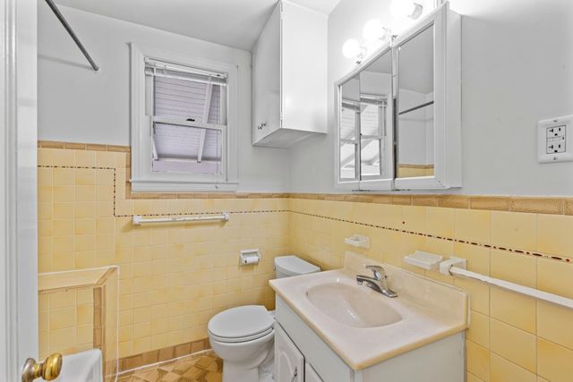 933 Larkspur Drive, Burlingame, CA 94010