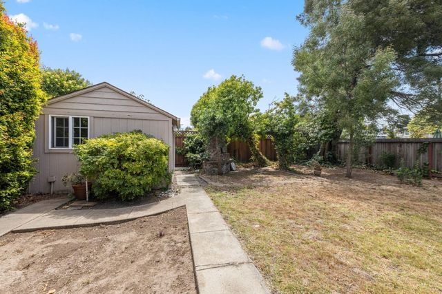 933 Larkspur Drive, Burlingame, CA 94010