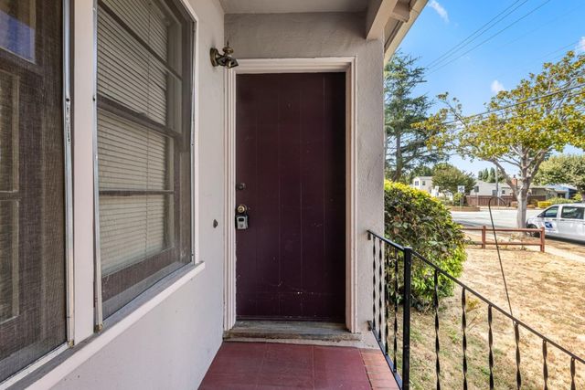 933 Larkspur Drive, Burlingame, CA 94010