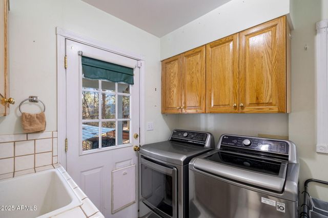 625 E WOODLAND LAKE Road, Pinetop, AZ 85935